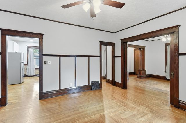 1228 E WASHINGTON Avenue, Council Bluffs, IA 51503