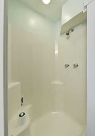 1228 E WASHINGTON Avenue, Council Bluffs, IA 51503