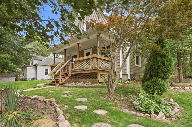 1228 E WASHINGTON Avenue, Council Bluffs, IA 51503