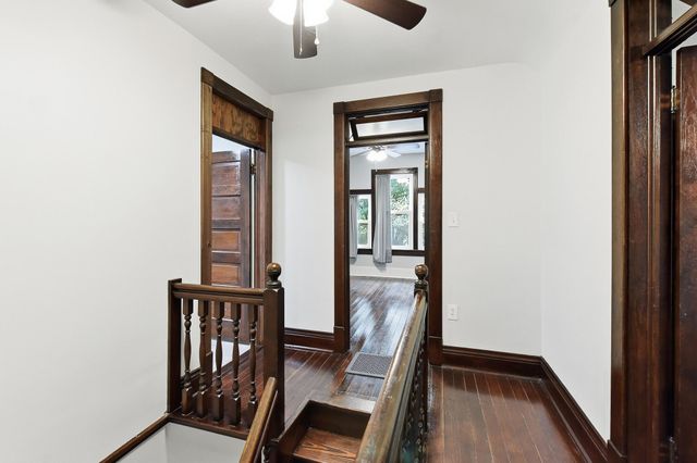 1228 E WASHINGTON Avenue, Council Bluffs, IA 51503