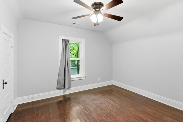 1228 E WASHINGTON Avenue, Council Bluffs, IA 51503