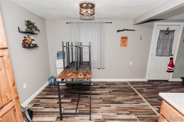 10771 Crest Road, Dixon, MO 65459