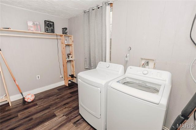 10771 Crest Road, Dixon, MO 65459