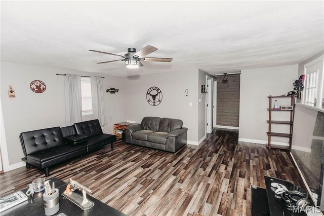 10771 Crest Road, Dixon, MO 65459