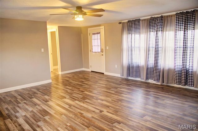 10771 Crest Road, Dixon, MO 65459