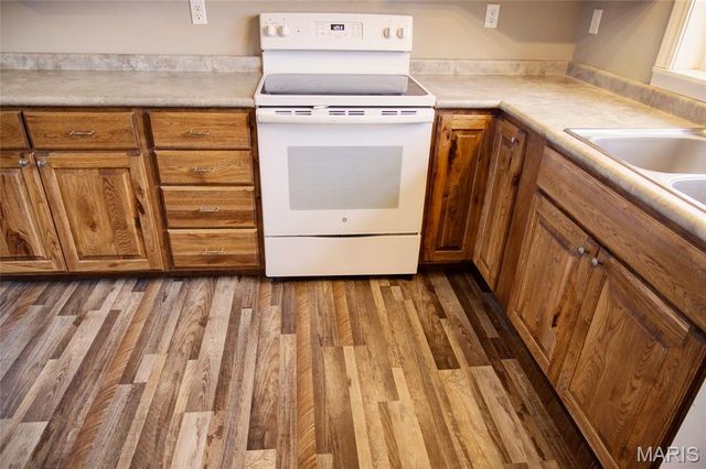 10771 Crest Road, Dixon, MO 65459