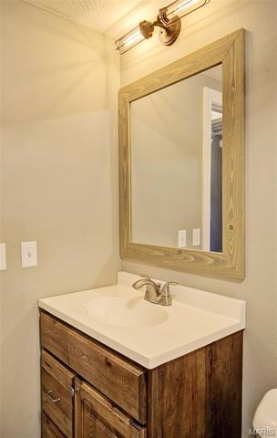 10771 Crest Road, Dixon, MO 65459