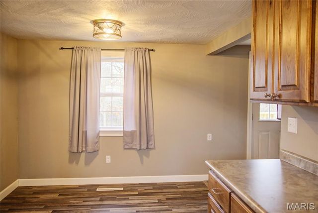 10771 Crest Road, Dixon, MO 65459