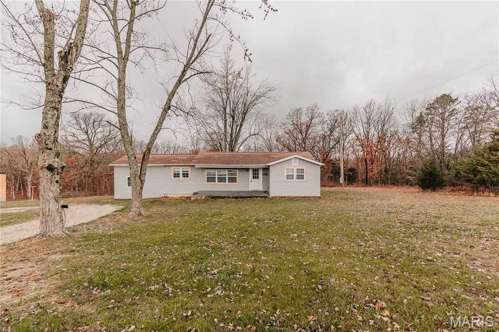 10771 Crest Road, Dixon, MO 65459