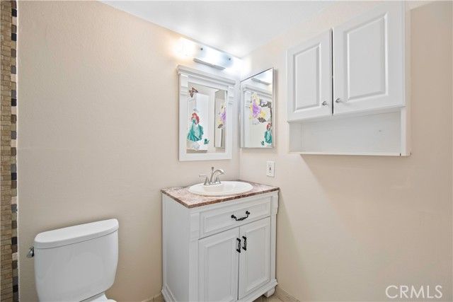 1381 S Walnut Street 2008, Anaheim, CA 92802