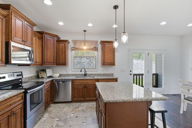 1075 Garland Hollow Rd, Pegram, TN 37143