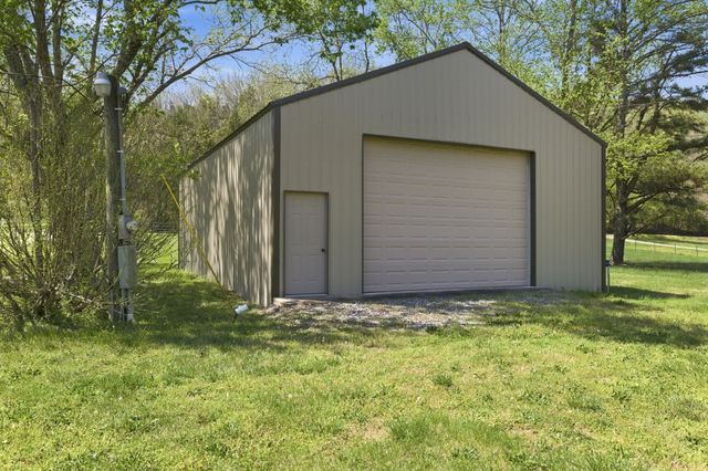 1075 Garland Hollow Rd, Pegram, TN 37143