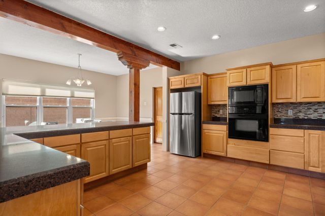 2304 Flagstone Road NE, Rio Rancho, NM 87124