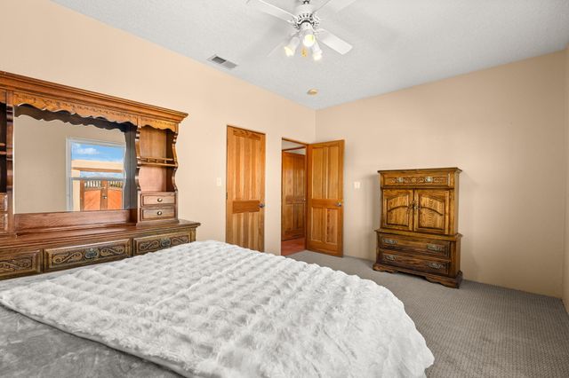 2304 Flagstone Road NE, Rio Rancho, NM 87124