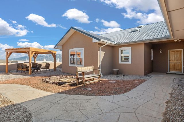 2304 Flagstone Road NE, Rio Rancho, NM 87124