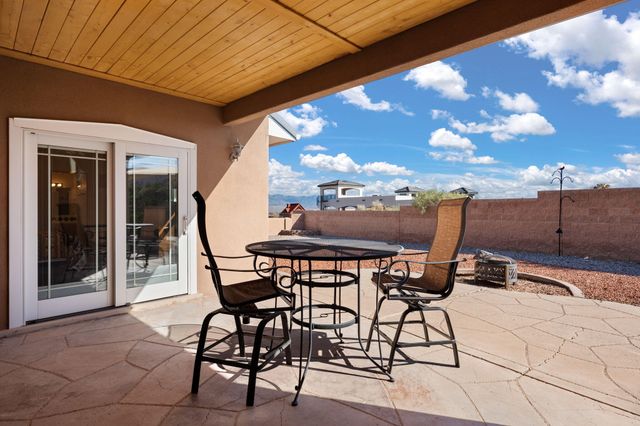 2304 Flagstone Road NE, Rio Rancho, NM 87124