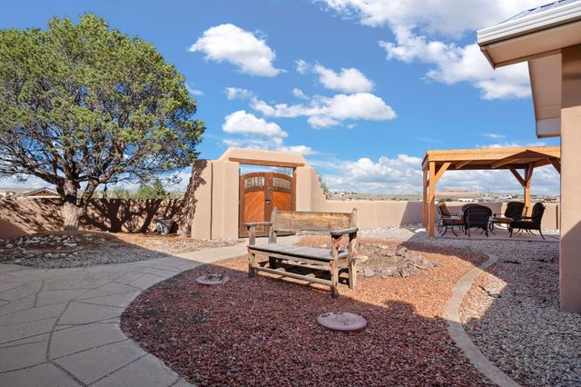 2304 Flagstone Road NE, Rio Rancho, NM 87124