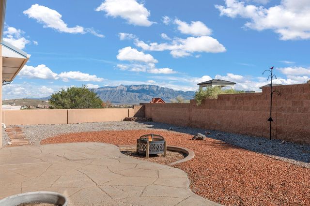 2304 Flagstone Road NE, Rio Rancho, NM 87124