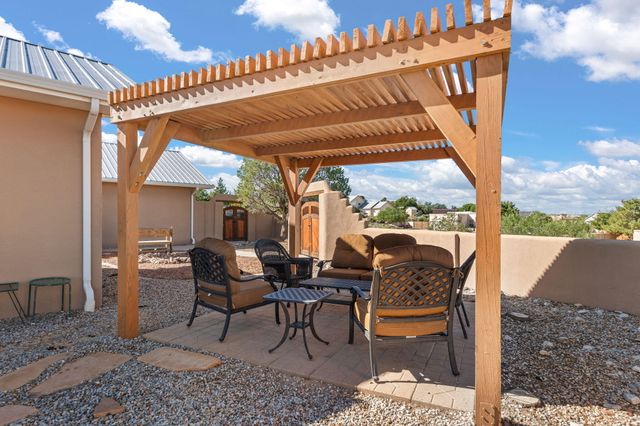 2304 Flagstone Road NE, Rio Rancho, NM 87124
