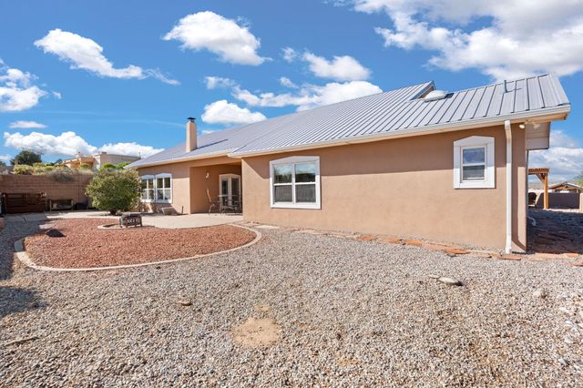 2304 Flagstone Road NE, Rio Rancho, NM 87124