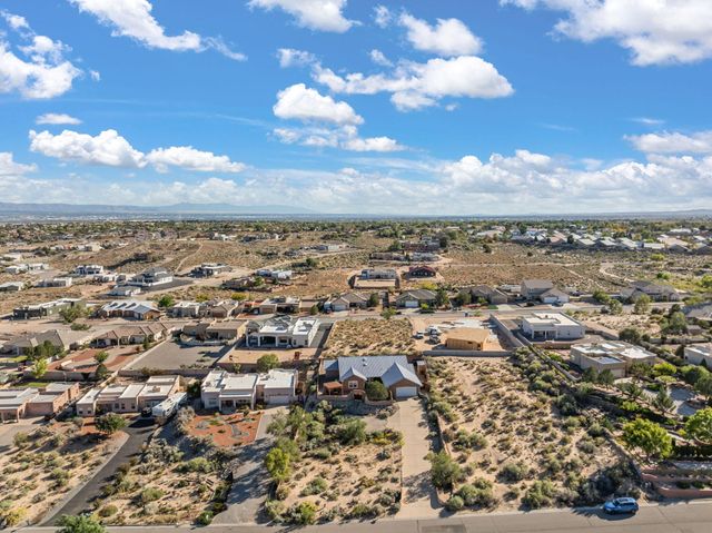 2304 Flagstone Road NE, Rio Rancho, NM 87124