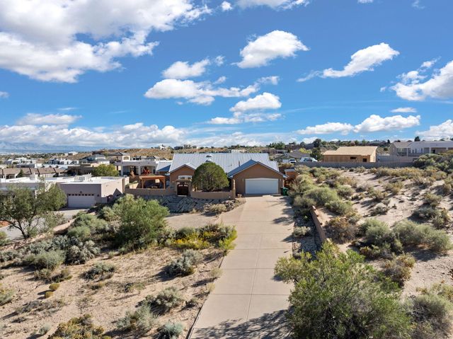 2304 Flagstone Road NE, Rio Rancho, NM 87124