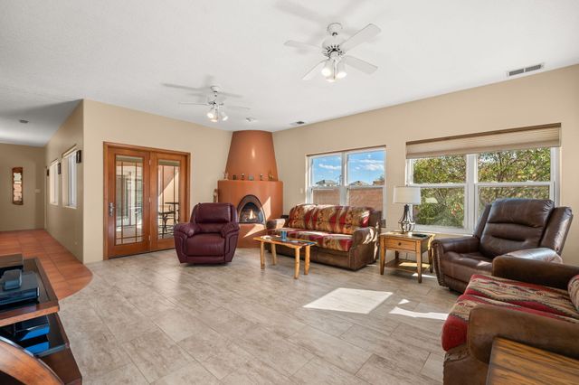 2304 Flagstone Road NE, Rio Rancho, NM 87124