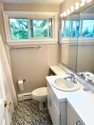 7338 N Tripp Avenue, Lincolnwood, IL 60712