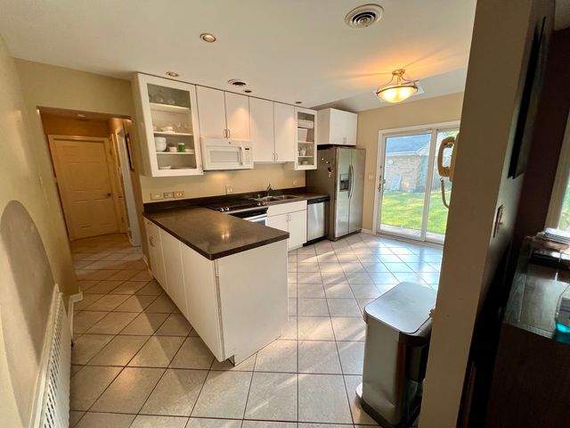 7338 N Tripp Avenue, Lincolnwood, IL 60712