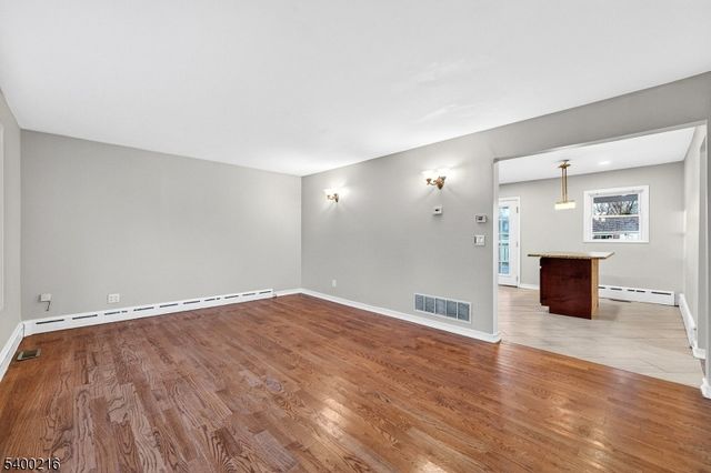 2114 W Camplain Rd, Manville Boro, NJ 08835