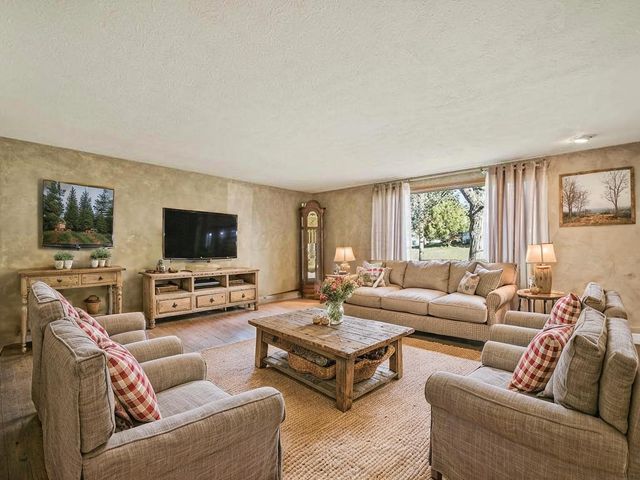 3941 Ardath Road, Columbus, OH 43228