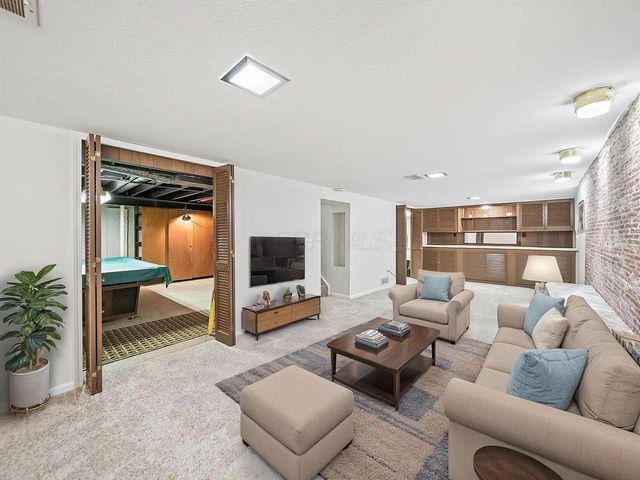 3941 Ardath Road, Columbus, OH 43228