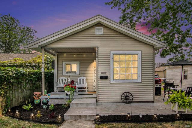 1220 E Fox Street, South Bend, IN 46613