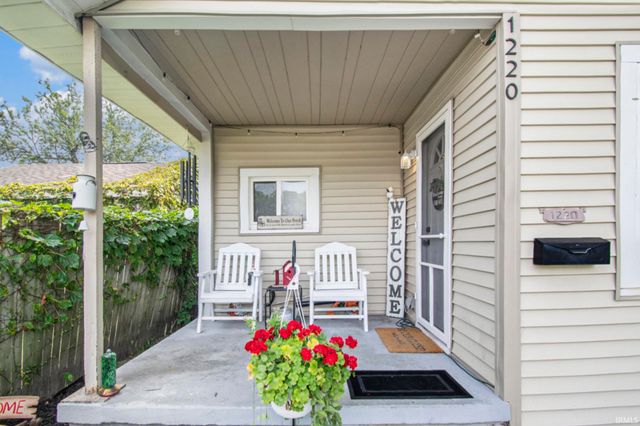 1220 E Fox Street, South Bend, IN 46613