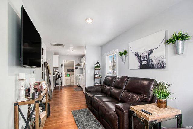 1220 E Fox Street, South Bend, IN 46613