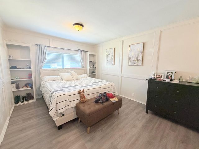 1910 Huge Oaks Street, Houston, TX 77055