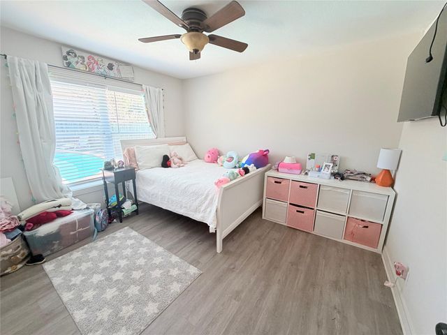 1910 Huge Oaks Street, Houston, TX 77055