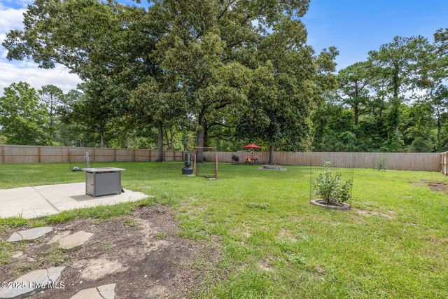 205 Westfield Drive, Richlands, NC 28574