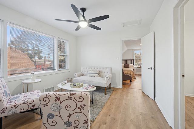 4830 W Kamerling Avenue, Chicago, IL 60651