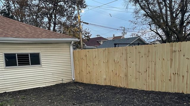 4830 W Kamerling Avenue, Chicago, IL 60651