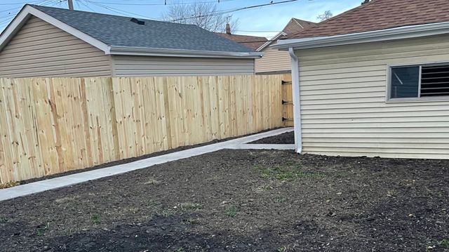 4830 W Kamerling Avenue, Chicago, IL 60651