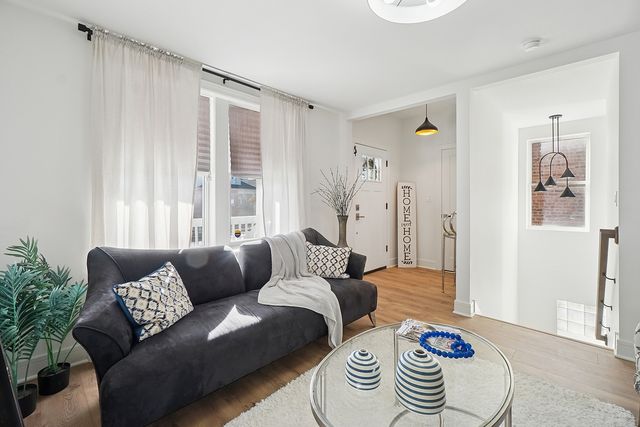 4830 W Kamerling Avenue, Chicago, IL 60651