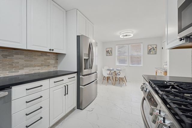 4830 W Kamerling Avenue, Chicago, IL 60651