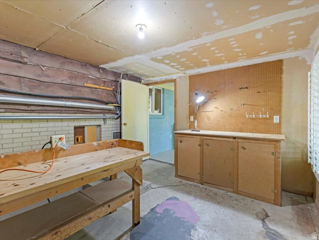 7060 S 2700 W, West Jordan, UT 84084