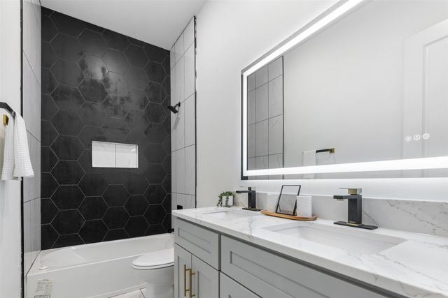 1008 W Walker Street, Denison, TX 75020