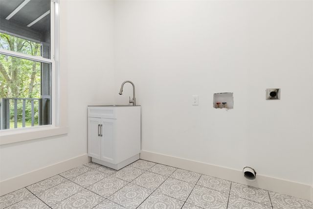 1008 W Walker Street, Denison, TX 75020