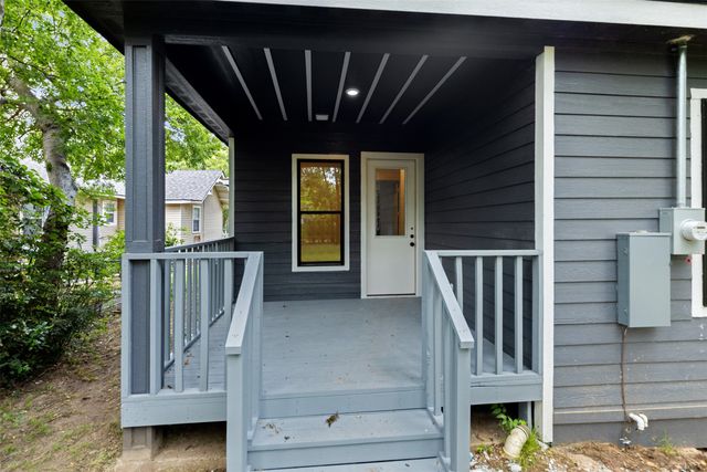 1008 W Walker Street, Denison, TX 75020