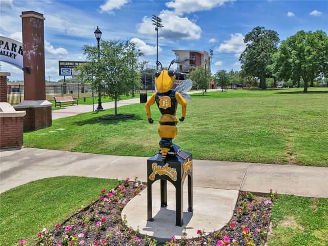 1008 W Walker Street, Denison, TX 75020