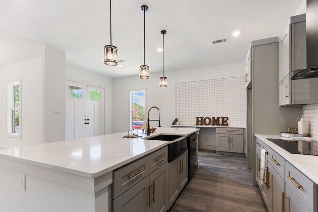 1008 W Walker Street, Denison, TX 75020