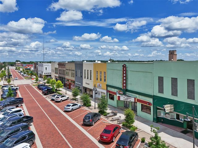 1008 W Walker Street, Denison, TX 75020